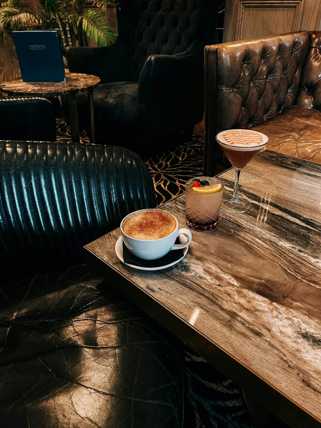 Café & Lounge